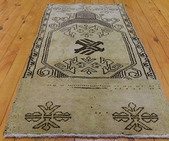 Beautiful Vintage 1950-1960s Wool Pile Natural Dyes Ushak Love Bird Rug 1’7”x 3’