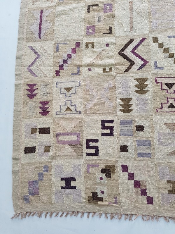 Vintage Handmade Peruvian Pictorial Traditional Wool Kilim Rug 137x113 cm gallery