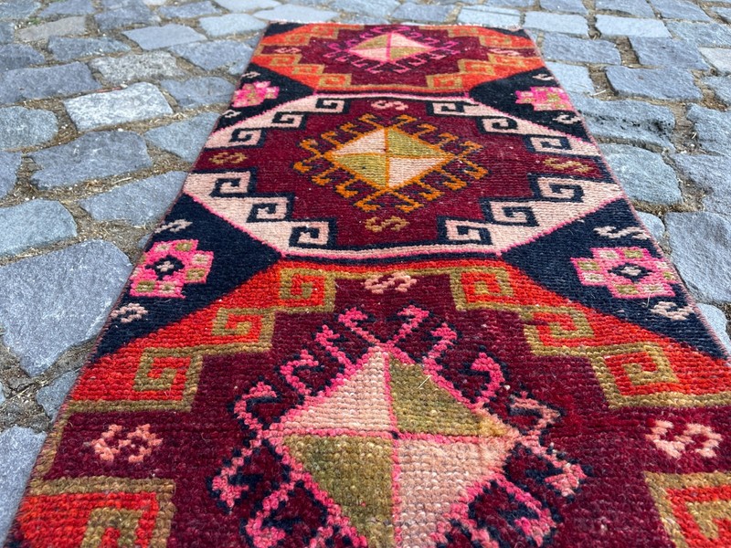 Turkish Vintage Small Rug Handmade Wool Bohemian Bath Mat Rug 1,2 x 2,7 ft gallery