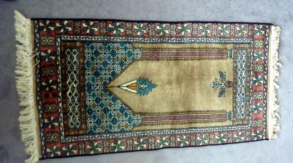 Vintage Rug 3' 6" x 2' Decorative wool rug