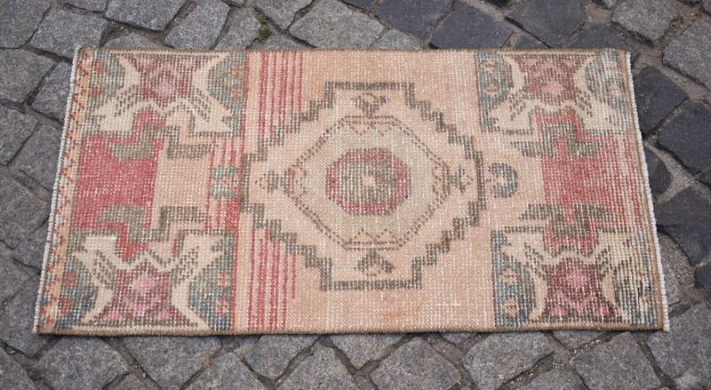 Turkish Rug 18'' x 33'' Vintage Hand-knotted Oushak Rug Muted Dye Small Wool Rug gallery
