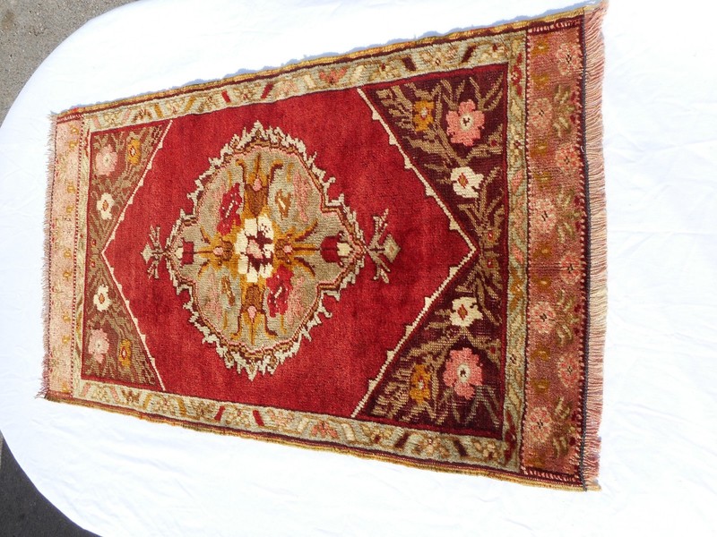 Beautiful, rich colors, Turkish vintage handmade rug 20x34" gallery