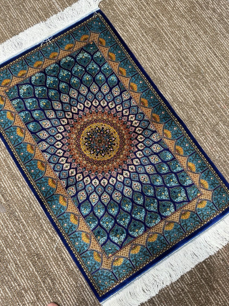 Silk Rug 2x3 Feet Floral Dome Design High Quality Soft Luxurious Carpet
