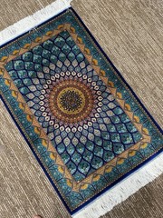 Silk Rug 2×3 Feet Floral Dome Design High Quality Soft Luxurious Carpet