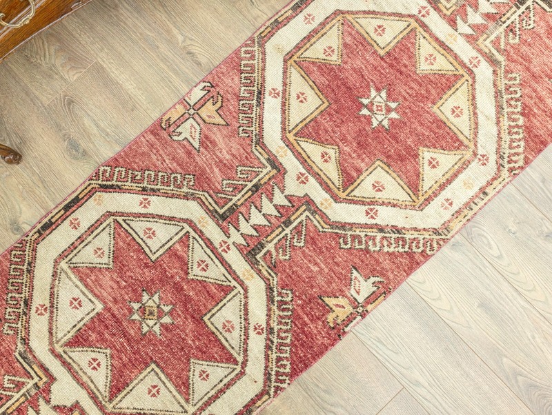 Cranberry Runner, 2.6 x 12.9 ft, Hallway Rug, Rustic Farmhouse Decor, 100% Wool gallery