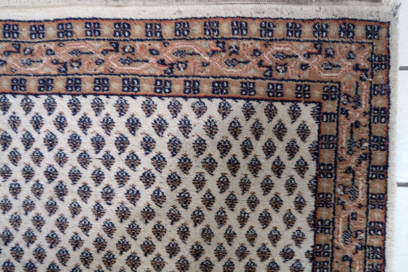 Handmade vintage Indian Seraband rug 2.9' x 5.2' (89cm x 160cm) 1970s - 1C897 gallery