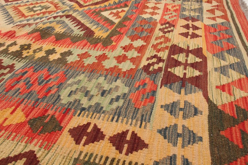 Vintage 6'8" x 9'10" Traditional Wool Hand Woven Oriental Area Rug gallery