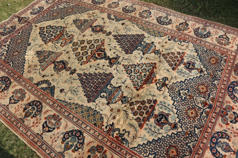 9.5 X 6.5 foot COLLECTORS ITEM Vintage Stunning Oriental Habibian Floral Carpet gallery