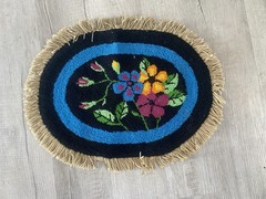 Antique Hand Made Gorgeous Oval Hooked Looped Rug 26″ x 20″ Fringed