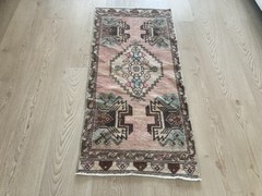 Pink rug, Turkish small rug, Vintage Rug, Oushak rug, Doormat rug, 1.6 x 3.5 ft