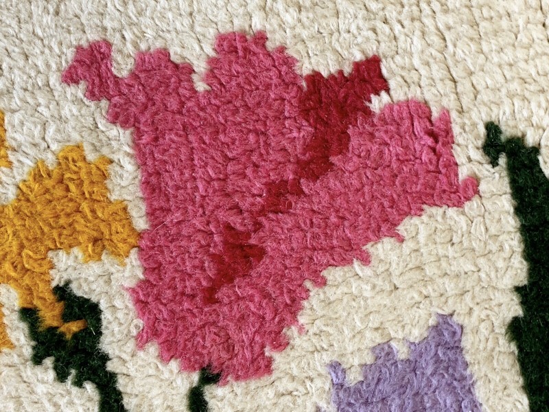 Vintage Hand Made American Hooked Rug Wool ~ Flowers ~ Floral 4'5" x 2'2" gallery