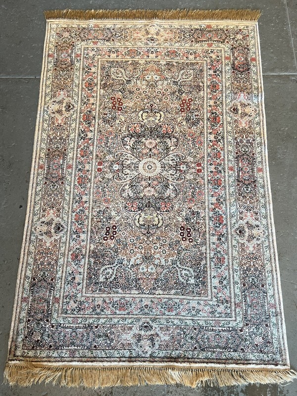 Vintage 100% Silk Turkish Design Rug Perfect Condition. 3x5 gallery