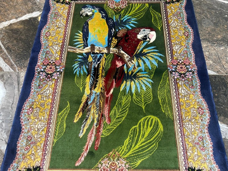 Luxury Silk Pictorial Parrot Rug 91x60 Tropical Bird Colorful Home Décor Carpet gallery