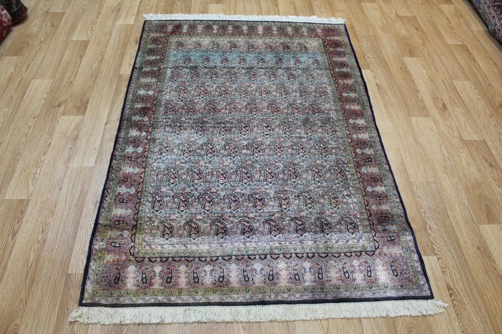 Fine Handmade Qoum Silk Rug Paisley (Boteh) Design 160 x 110 cm (5’3” x 3’7”)