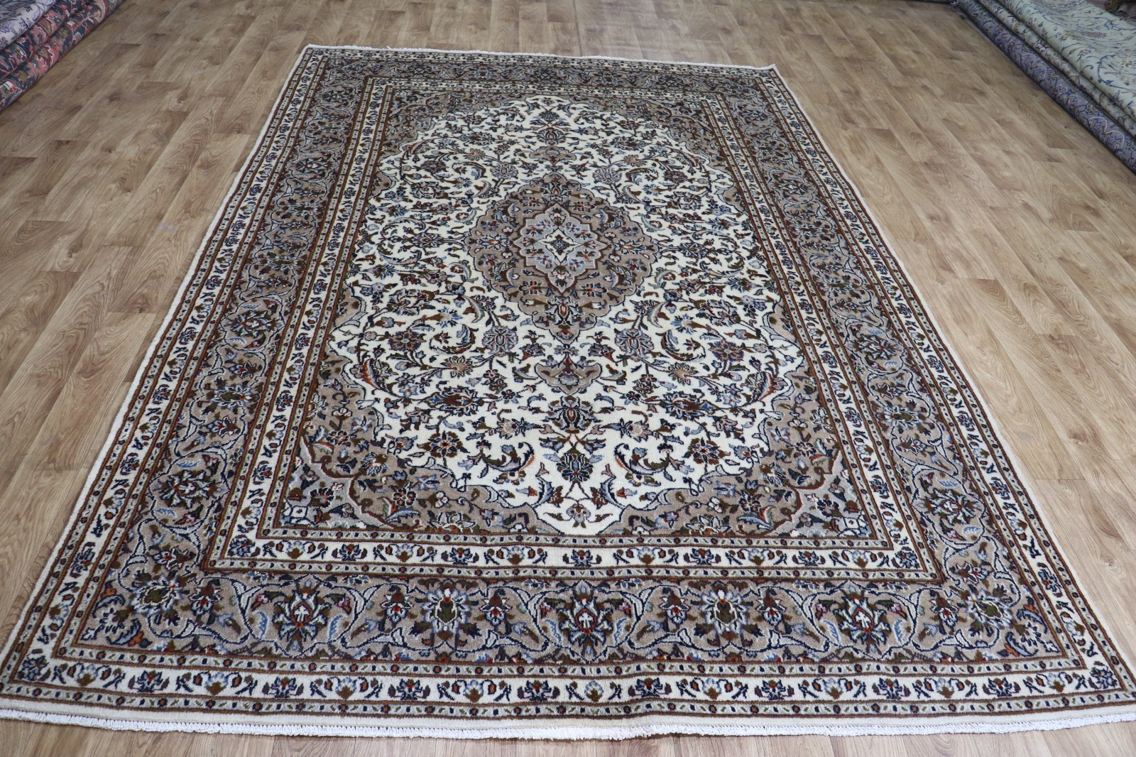Fine Oriental Rug 288x196cm Hand Knotted Wool Carpet Cream Medallion gallery