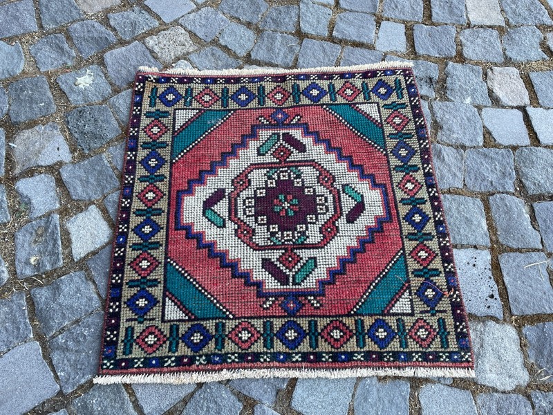 Turkish Vintage Small Rug Handmade Wool Bohemian Bath Mat Rug 2,0 x 2,0 ft gallery