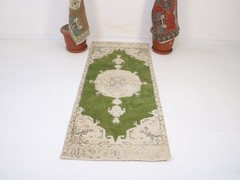 Vintage Turkish Accent Rug 2.7×6.6 ft | Handmade Wool Green Beige Rug | 83×203