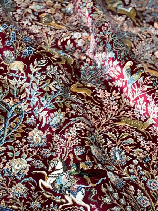 3 x 5 Feet Hunting Pattern Silk Rug, Animal Pictorial, Red Vintage Design gallery