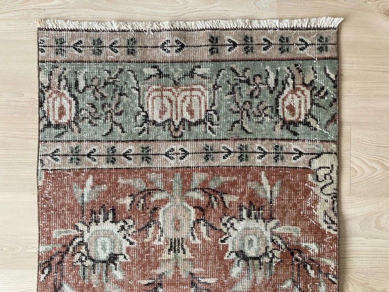 Red rug, Turkish rug, Vintage Rug, Narrow rug, Runner rug, 2.5 x 9.4 ft gallery