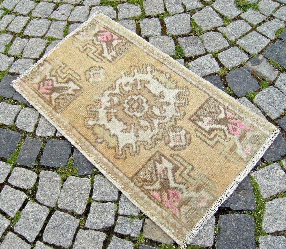 Vintage Small Rug 18'' X 32'' Muted_Color Anatolian Low Pile OUSHAK Yastik Rug