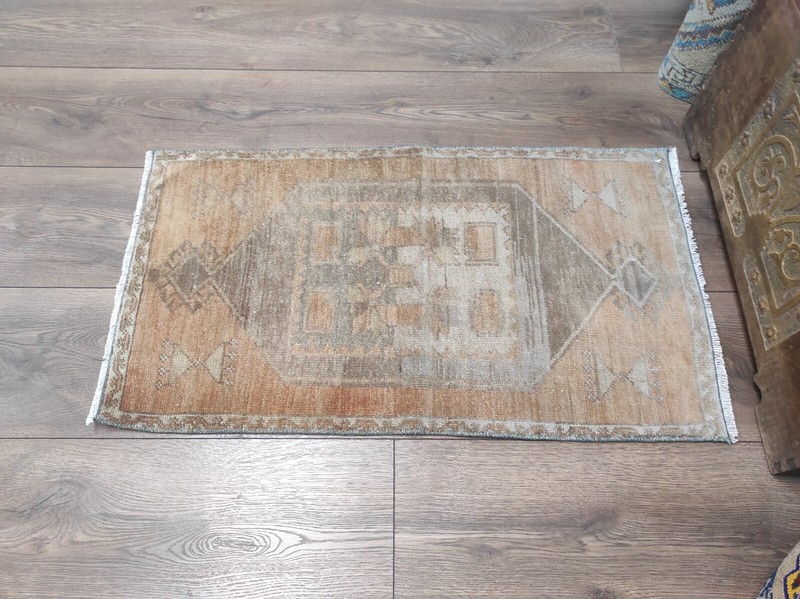 Small Pale Rug, Turkish Vintage Wool Rug, Small Area Rug, Pale Orange Rug gallery