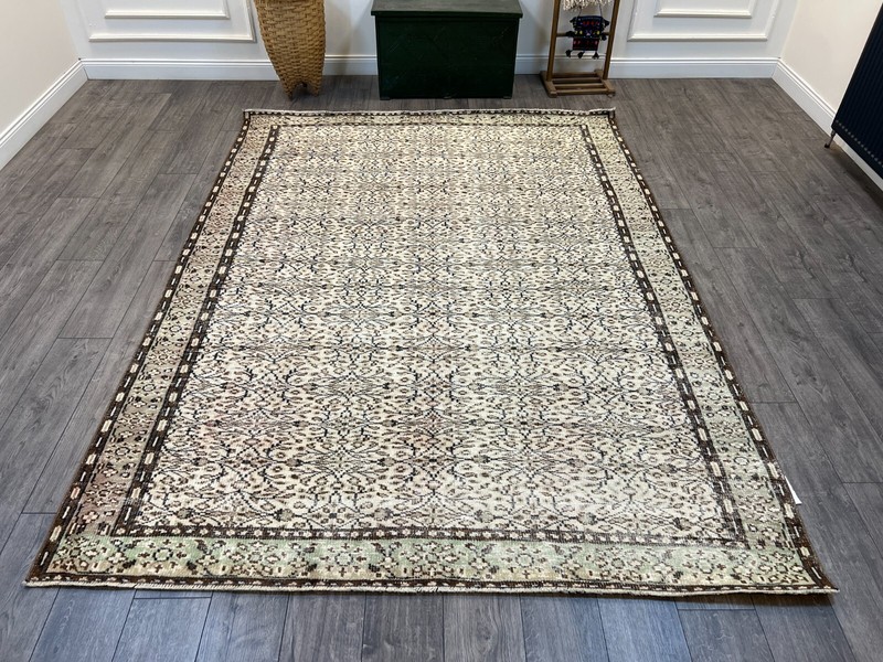 Large Turkish Rug, Vintage Rug, Antique Rug, Beige Rug, Oriental Rug6.8 x 9.3 ft gallery