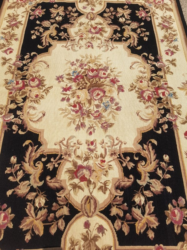 Vintage Handmade French Floral Medallion Needlepoint Wool Rug 177x117 cm gallery