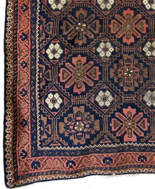 OLD TURKOMAN WOOL RUG gallery
