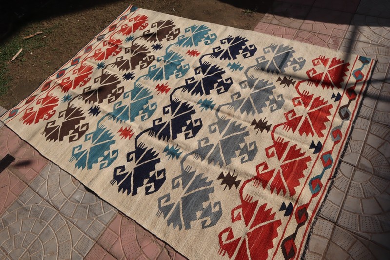 150 X 210 CM Stunning Super Fine Quality Flat Weave Natural Vegetable Dye Kilim gallery