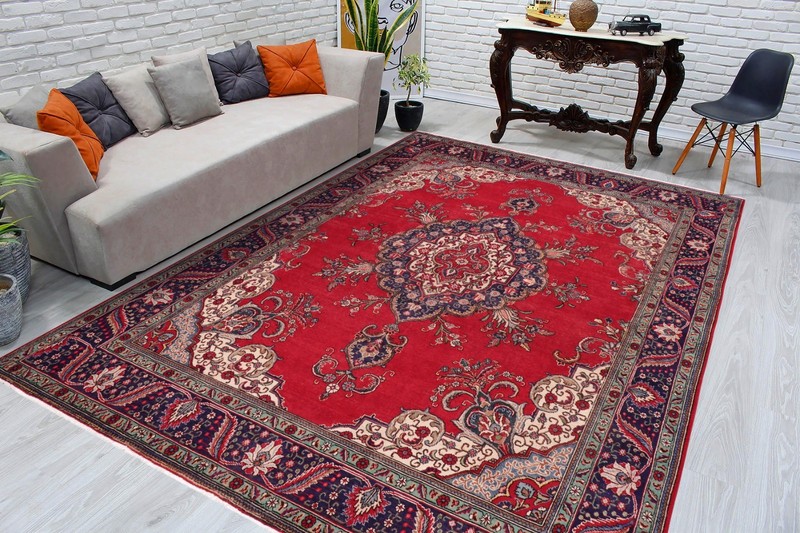 Vintage 9'10" x 12'7" Hand-Knotted Wool Area Rug - Traditional Medallion Style gallery