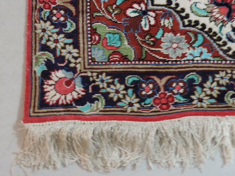 23" x 31" 100% Silk Rug Carpet gallery