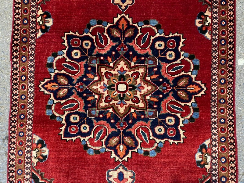 VINTAGE KESHAN RUG, HAND MADE RED EASTERN WOOL FLORAL CARPET (5FT X 3FT) CLEAN gallery