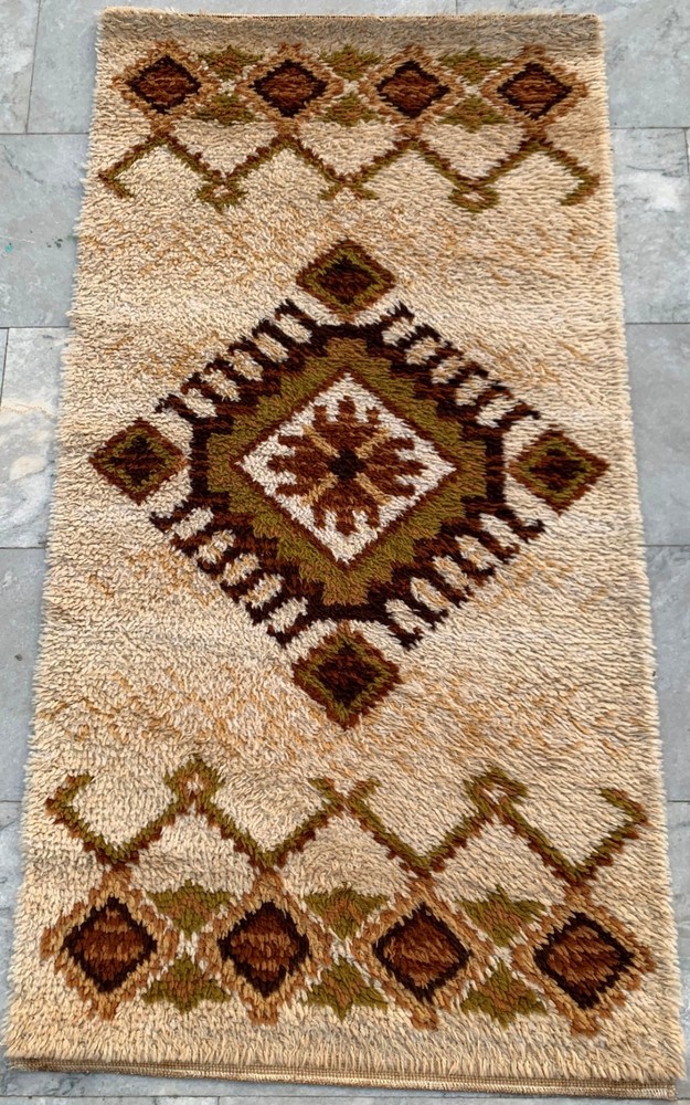 Vintage Mid-Century Scandinavian: Long-Pile Rya Shags, Traditional Rug (3x5 ft.)