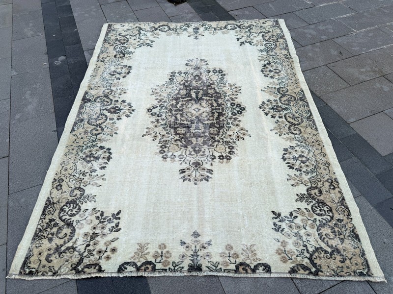 Neutral Beige Oushak Rug 5.9x7.8 ft | Rustic Farmhouse Turkish Carpet gallery