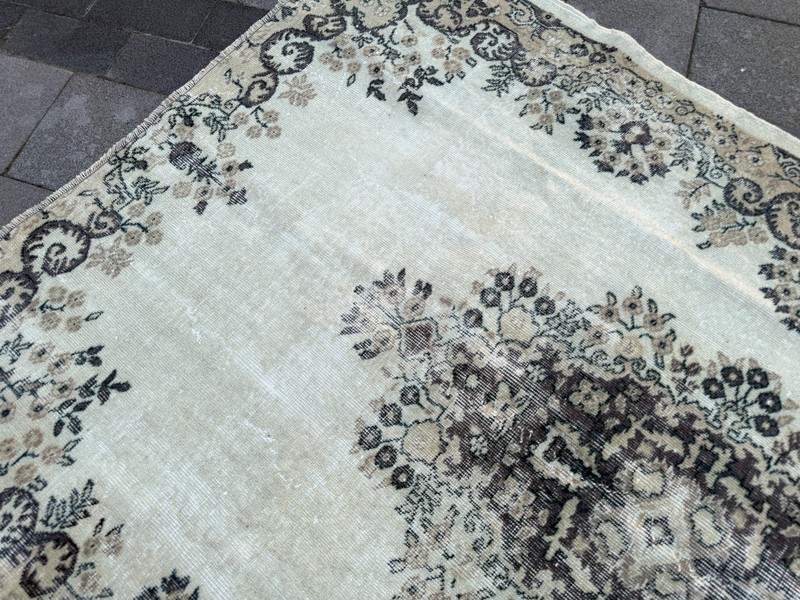 Neutral Beige Oushak Rug 5.9x7.8 ft | Rustic Farmhouse Turkish Carpet gallery