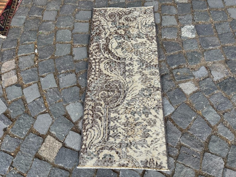 Vintage handmade rug,Turkish small rugs,Bohemian wool rug, Doormats 1,5 x 3,6 ft gallery