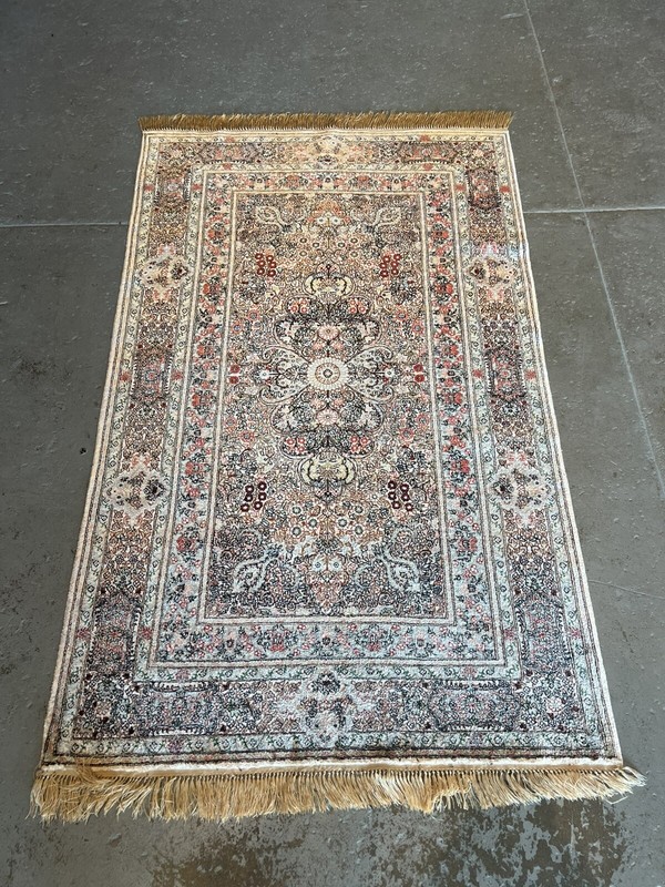 Vintage 100% Silk Turkish Design Rug Perfect Condition. 3x5 gallery