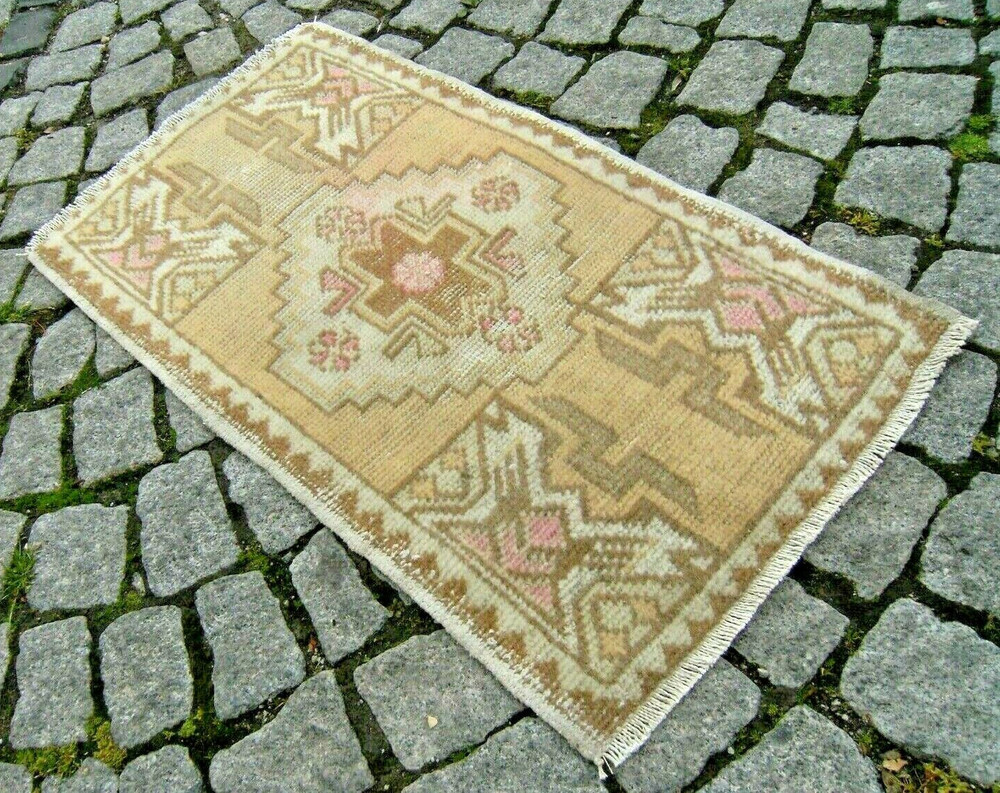 Vintage Turkish Rug 18'' x 33'' Anatolian Muted Dye Oushak Rug Hand-Knotted Rug