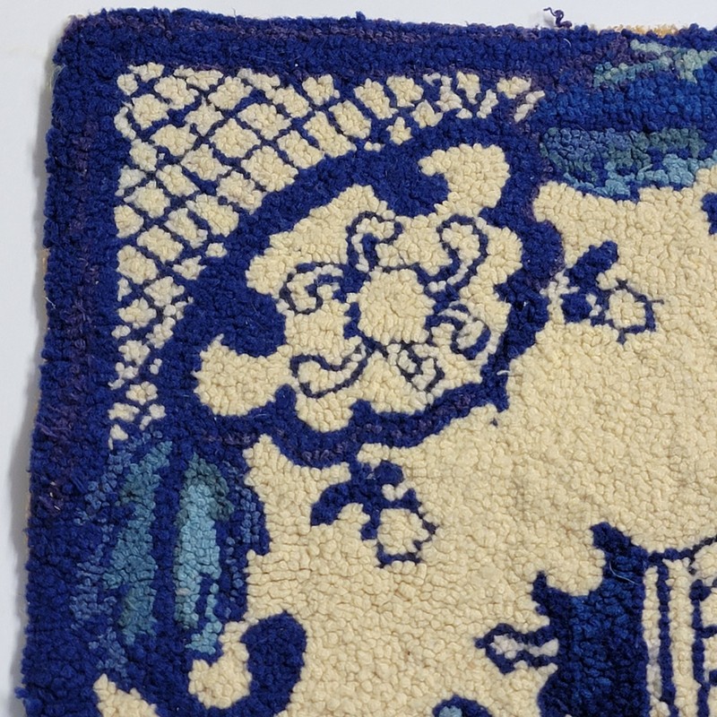 Blue Willow style vintage handmade Rug! 32 x 22 art Asian hooked gallery