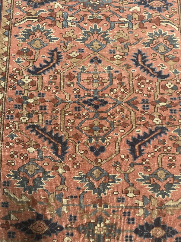 Antique Heriz Serapi Rug gallery