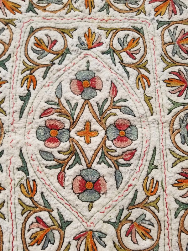 Vintage Handmade Kashmiri Aari Work Namda Wool Multicolor Rug 4.0x2.1 ft gallery