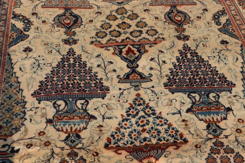 9.5 X 6.5 foot COLLECTORS ITEM Vintage Stunning Oriental Habibian Floral Carpet gallery