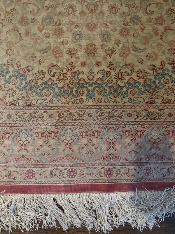 Oriental & Persian rugs gallery