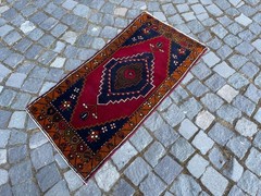 Turkish Vintage Small Rug Handmade Wool Bohemian Bath Mat Rug 1,8 x 3,6 ft