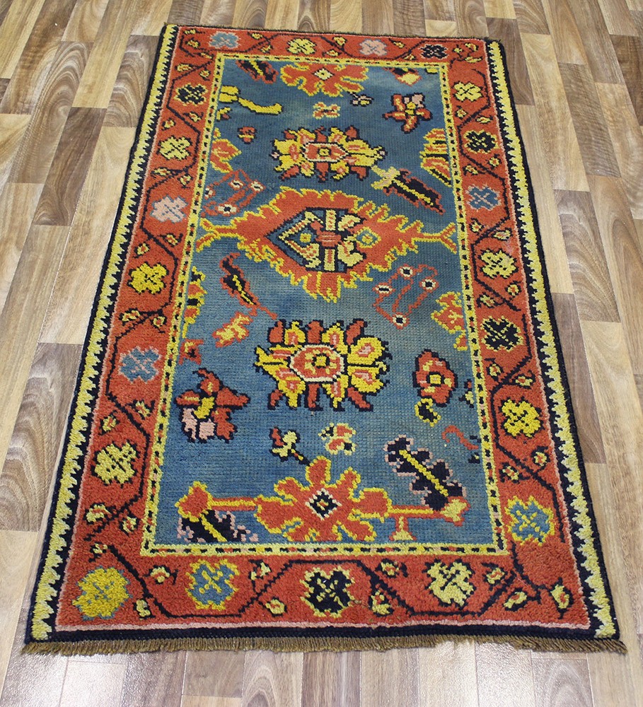 ANTIQUE HANDMADE TURKISH USHAK RUG OF LARGE SCALE FLORAL DESIGN