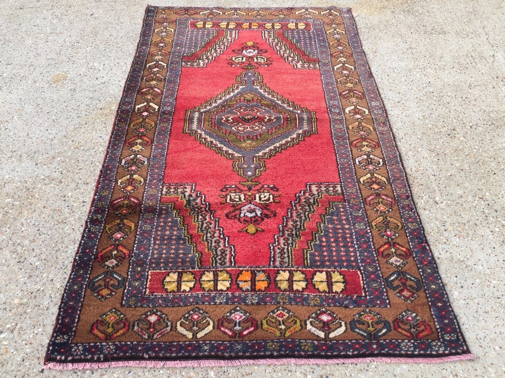 £950 Turkish Vintage Prayer Rug vegetable dye 195x112cm Persian Afghan Tribal