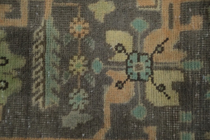 Geometric Living Room Area Rug 8x11 with Ornate Details and Traditional Style gallery