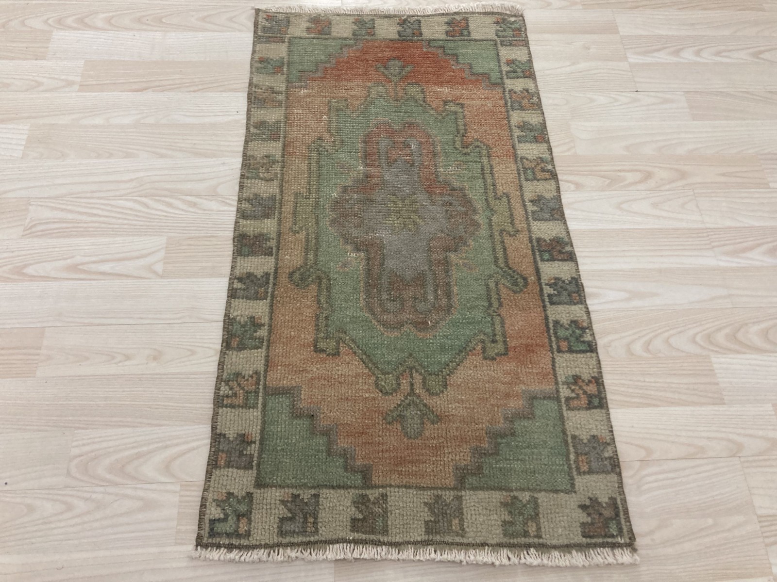 Small Orange rug, Turkish rug, Vintage Rug, Wool rug, Doormat rug, 1.5 x 2.7 ft gallery