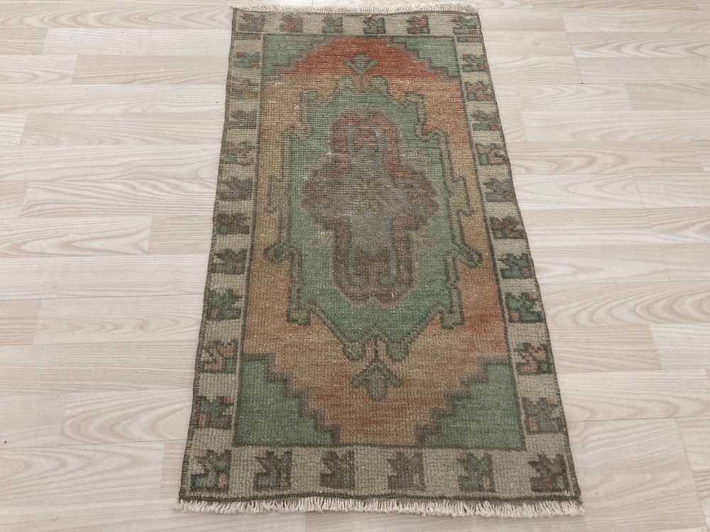 Small Orange rug, Turkish rug, Vintage Rug, Wool rug, Doormat rug, 1.5 x 2.7 ft