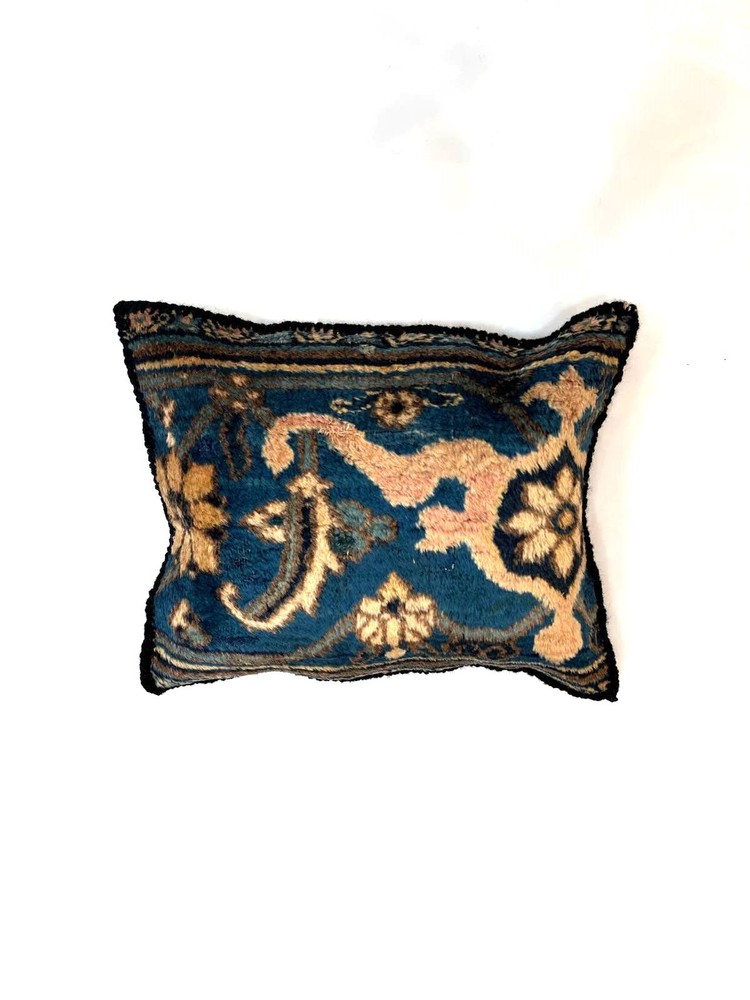 Pillow w/antique rug fragment, 1'1" x 1'4"